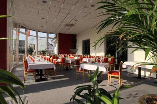 Johanniterhotel Nieder Weisel Exterior foto